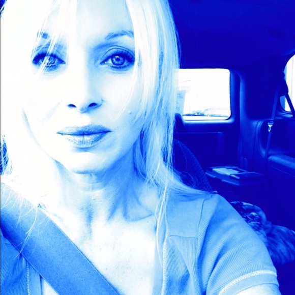 Hello! My name is Jen Handling - Picture 5 of 9